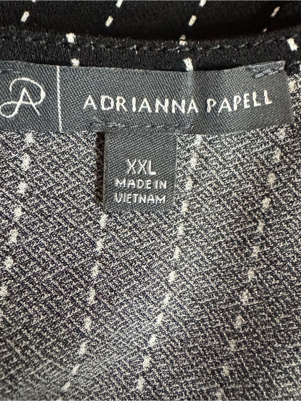 ADRIANNA PAPELL Black w/White Blouse w/Shoulder Smocking  PLUS 2X   #Z - Picture 10 of 10